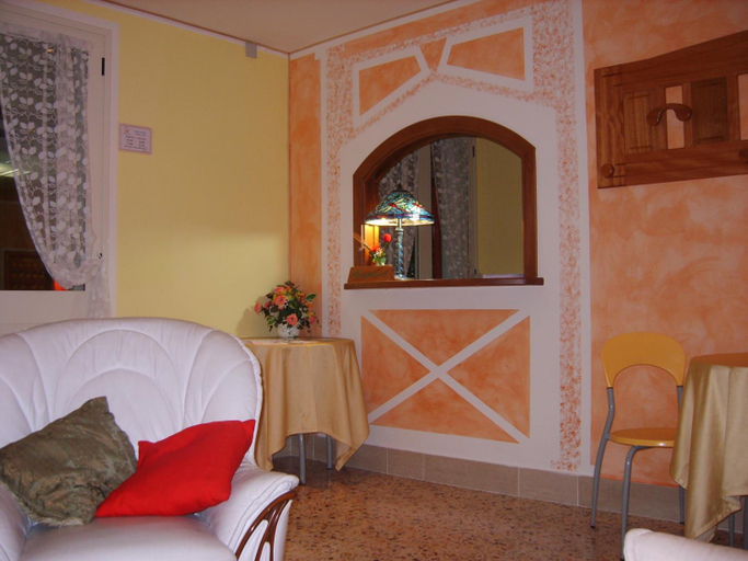 Exterior & Views 2, Hotel Rosso Di Sera, Caserta