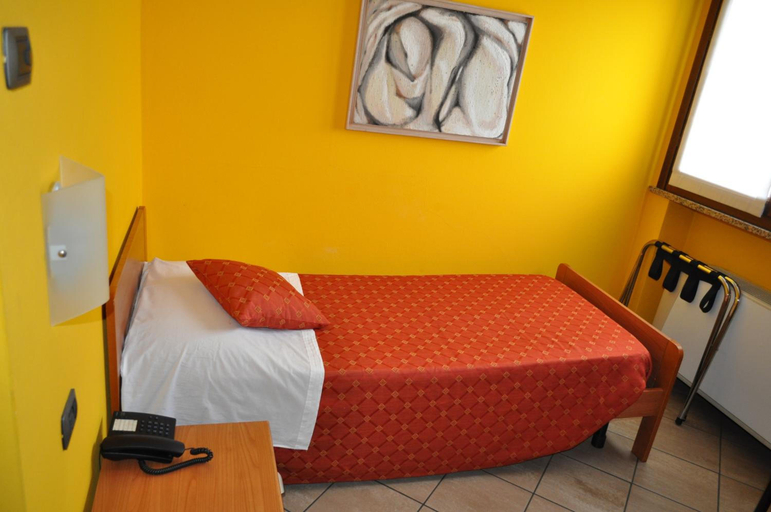 Bedroom 3, Hotel Mantova Sud, Mantua