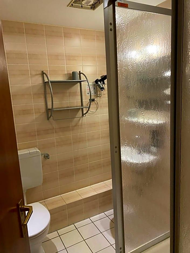 Bathroom 4, Das Kleine Landhotel, Recklinghausen