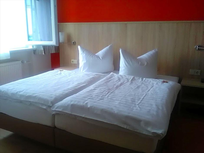 Bedroom 3, Hotel Rheinkrone, Koblenz