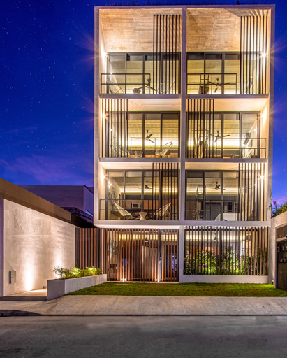 Exterior & Views