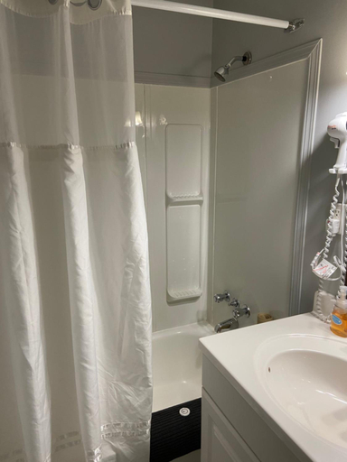 Bathroom 3, Monashee Lodge, Columbia-Shuswap
