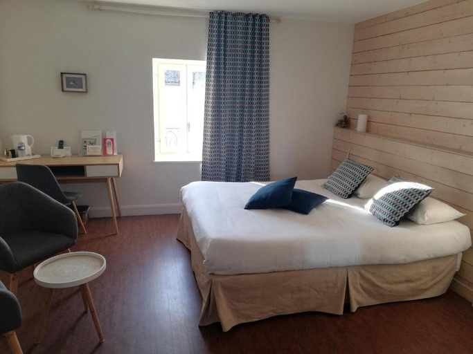 Bedroom 2, Logis Hotel Le Central, Deux-Sèvres