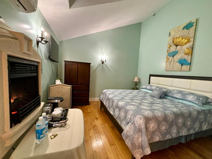 Bedroom 3, Inn On The Harbour, Queens
