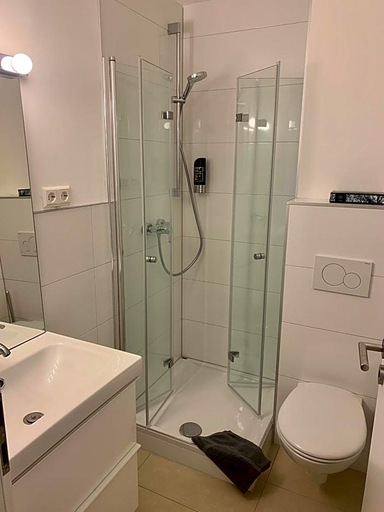 Bathroom 4, Hotel Prinz Carl, Heilbronn