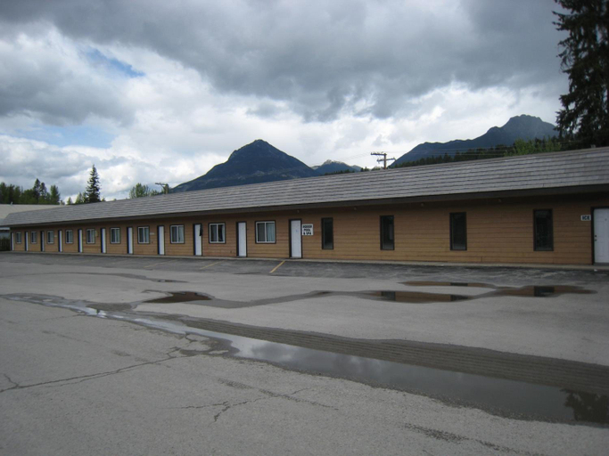 Others 5, Mary's Motel, Columbia-Shuswap