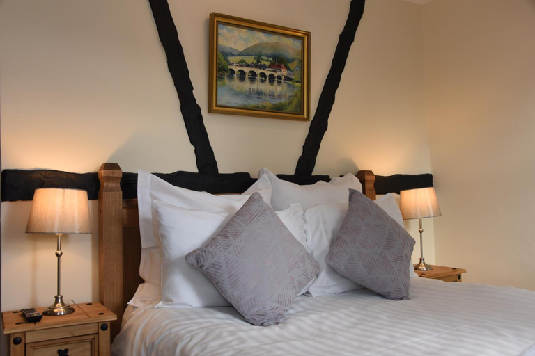 Bedroom 3, The Llanelwedd Arms Hotel, Powys