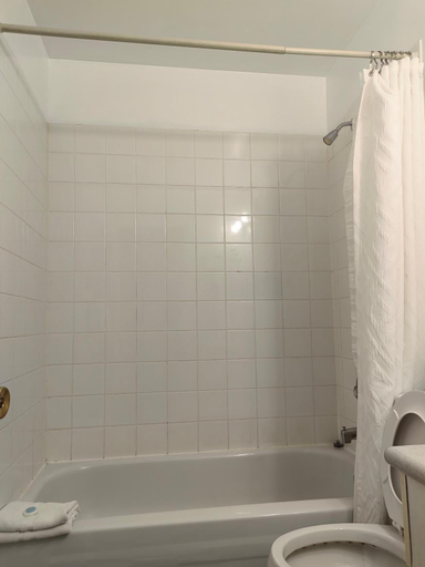 Bathroom 4, Harbour Light Motel, Nanaimo