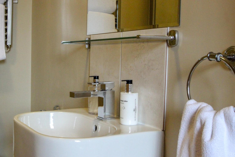 Bathroom 4, The Badger Inn, Cheshire East