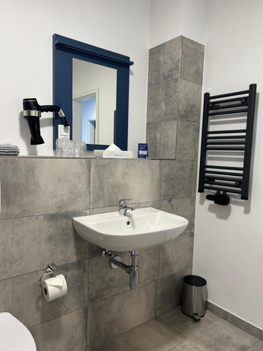 Bathroom 5, Hotel A24 Bei Hamburg, Stormarn