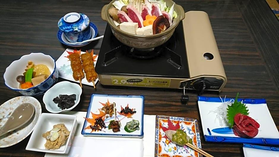 Food & Drinks 3, Minshuku Yurika, Urugi
