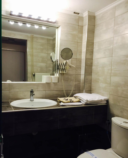 Bathroom 3, Vienni, East Macedonia and Thrace