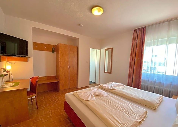 Bedroom 3, Hotel Gasthof Rose, Günzburg