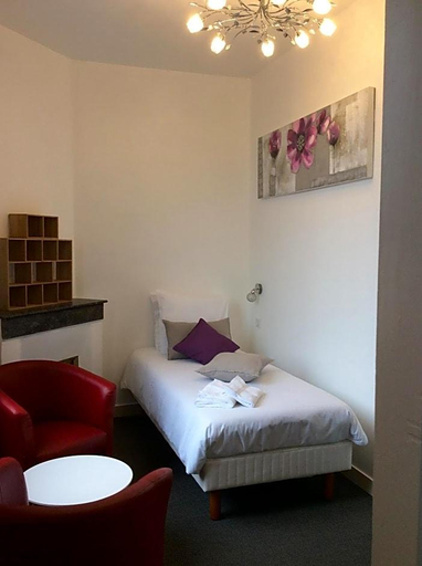 Room 2, Hv Tel L Ostrv I, Gironde