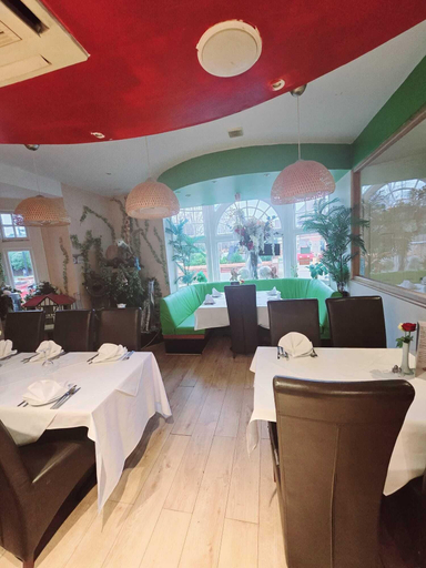 Restaurant 4, Oyo Kingswood Hotel, Windsor and Maidenhead