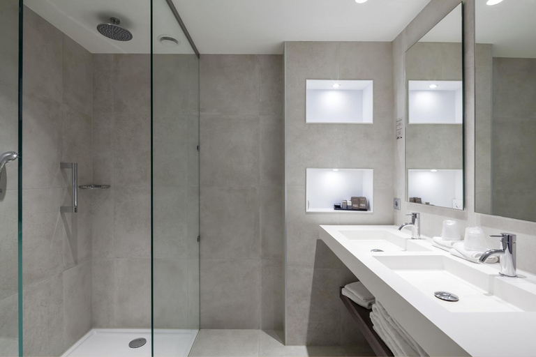 Bathroom 5, Van Der Valk Hotel Hengelo, Hengelo