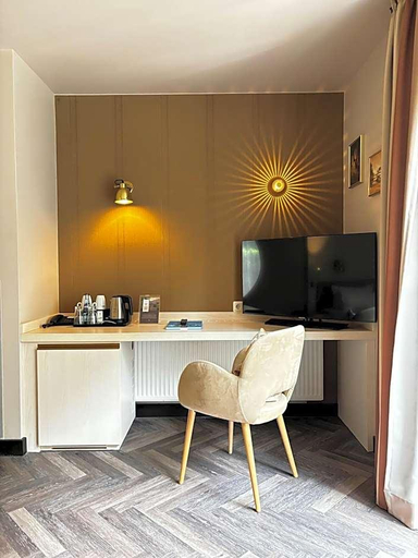 Bedroom 3, Residenz Hotel Zum Zollhaus, Ammerland