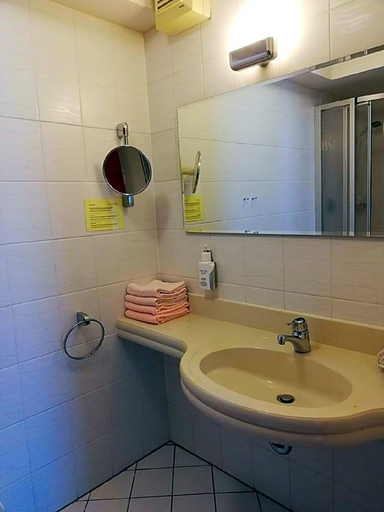 Bathroom 5, Classic Hotel Kaarst, Rhein-Kreis Neuss