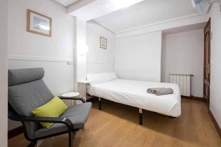 Room 4, Pensia N Santa Clara San Sebastian, Guipúzcoa