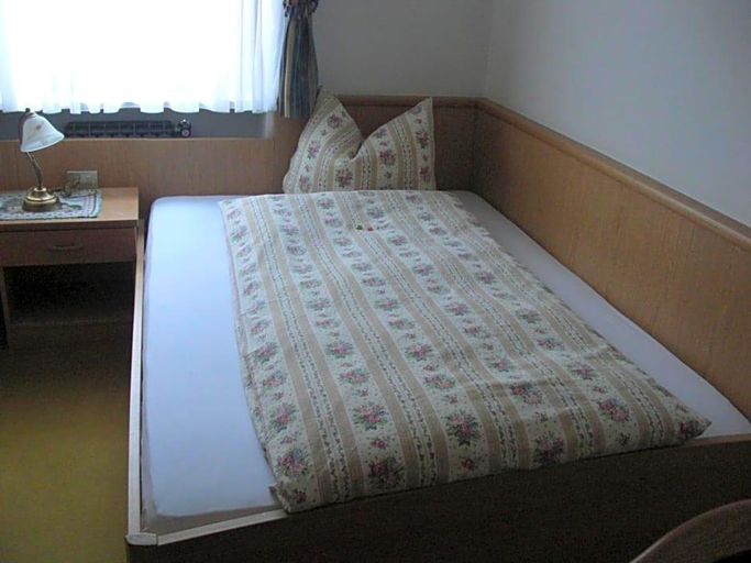 Bedroom 3, Hotel Wolf, Bolzano