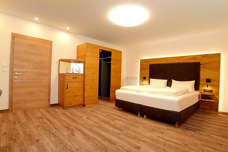 Room 4, Hotel Gasthof Krone, Roth