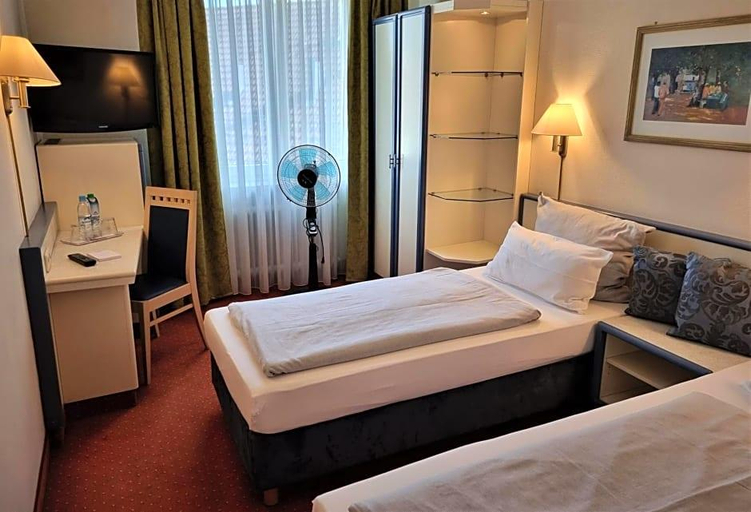 Room 2, Myminga13 Hotel Serviced Apartments, München