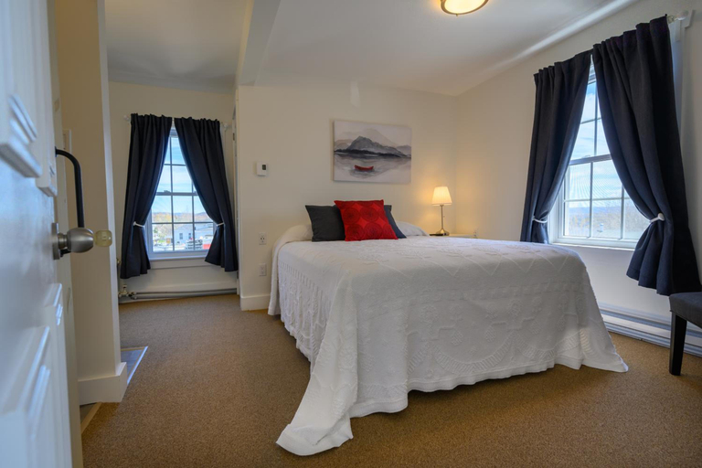 Bedroom 3, Telegraph House Motel, Victoria