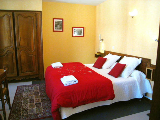 Bedroom 3, Hv¥tel Les Templiers, Hautes-Pyrénées