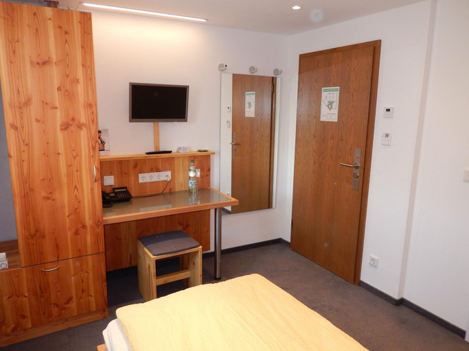 Bedroom 3, Hotel Feuerbacher Hof, Stuttgart