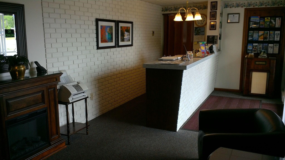 Public Area 3, Brentwood Motor Inn, Marquette