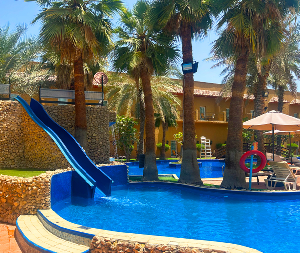 Pool 2, Montrose A Mayfair Collection Hotel
