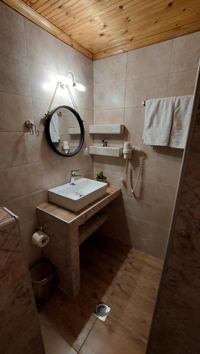 Bathroom 3, Arxontiko Agonari, Central Macedonia