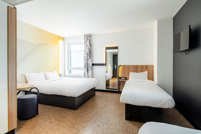 Bedroom 3, B&B HOTEL Le Port- Marly St-Germain en Laye, Yvelines