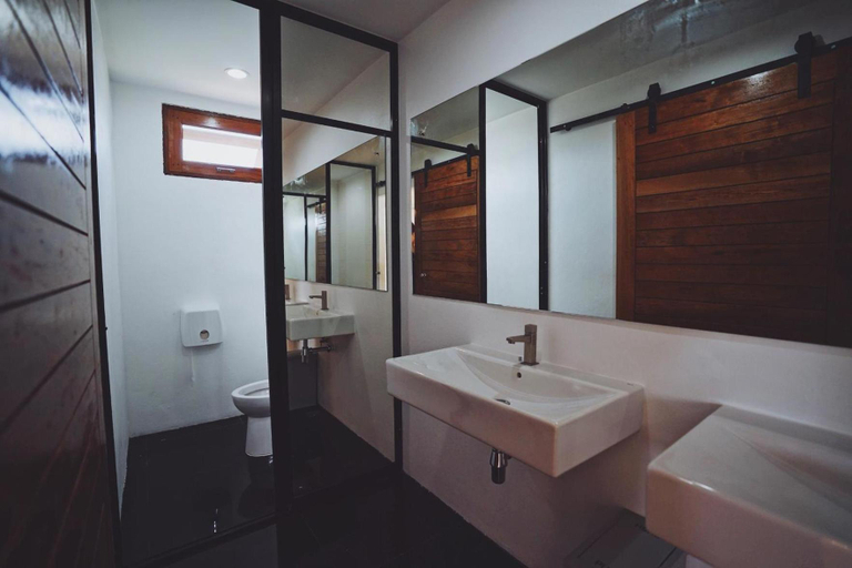 Bathroom, ViSH Coco Gallery Hotel, Khanom