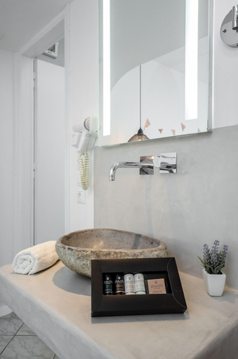 Bathroom 4, Naxos Evilion Luxury Apartments, South Aegean