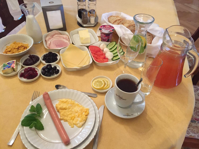 Food & Drinks 4, Zamek Dobra, Oleśnica