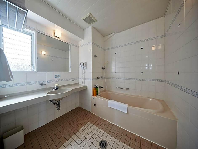 Bathroom 4, Ocean Resort PMC, Onna