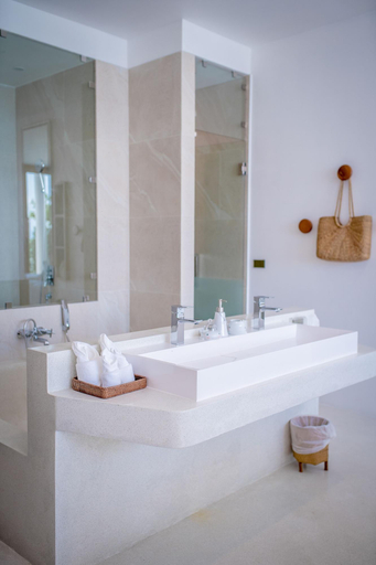 Room 4, White Whale Beachfront Pool Villa, Ko Samui