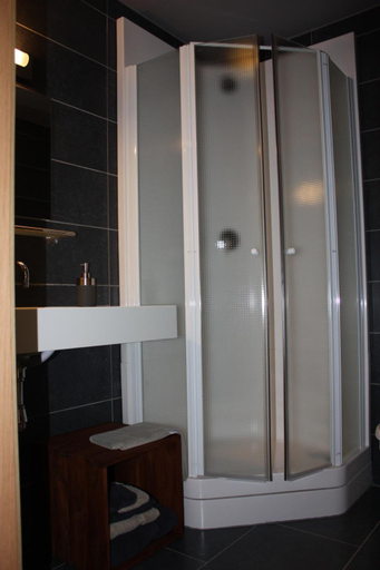 Bathroom 3, Hotel Gasthof Kapelhof, Oost-Vlaanderen
