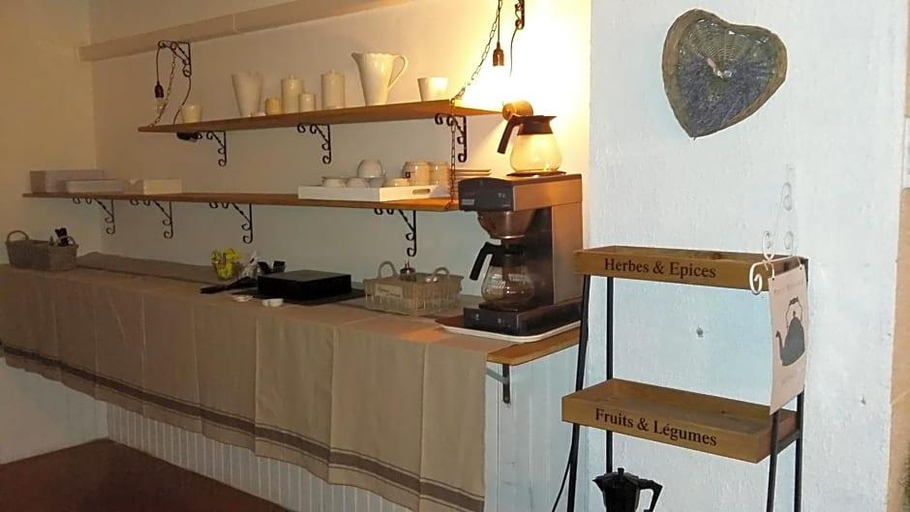 Public Area 3, Hotel Carina, Vaucluse