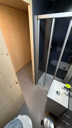 Bathroom 3, Hotel Restaurant Zum Schwarzen Bv Ren, Uri