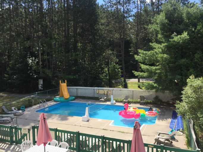 Sport & Beauty 4, "high Falls Bay Cottages, Camping & Waterpark", Muskoka