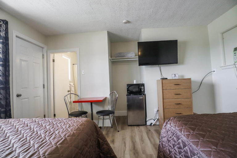 Bedroom 3, Atlantic Motel, Westmorland