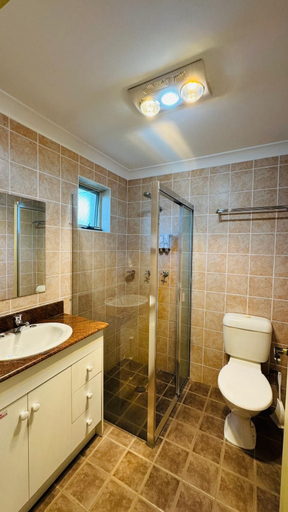 Bathroom 3, Marulan Motor Inn, Goulburn Mulwaree Bal