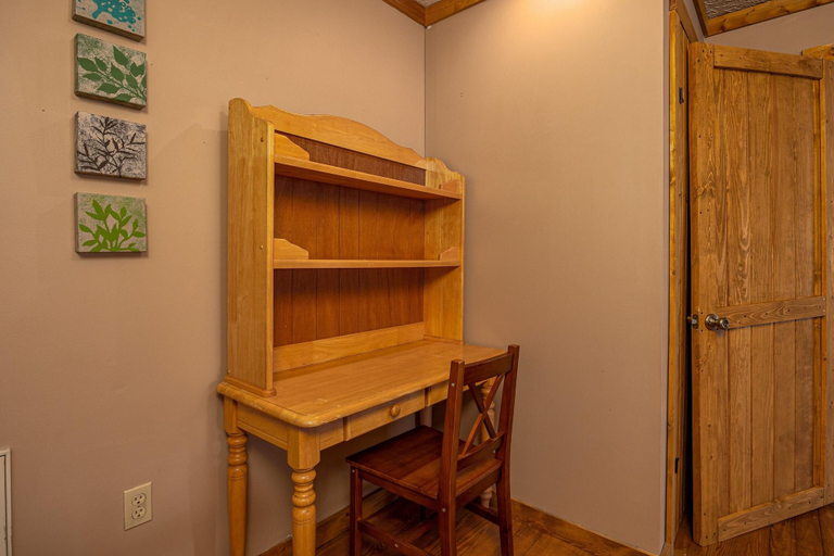 Public Area 3, Cozy Bears Cabin, Sevier