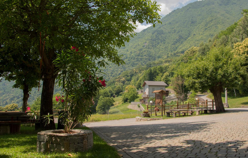 Exterior & Views 2, Albergo Ristorante Innocenti, Sondrio