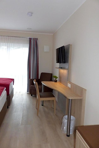 Bedroom 2, Ladiges Gasthof, Pinneberg