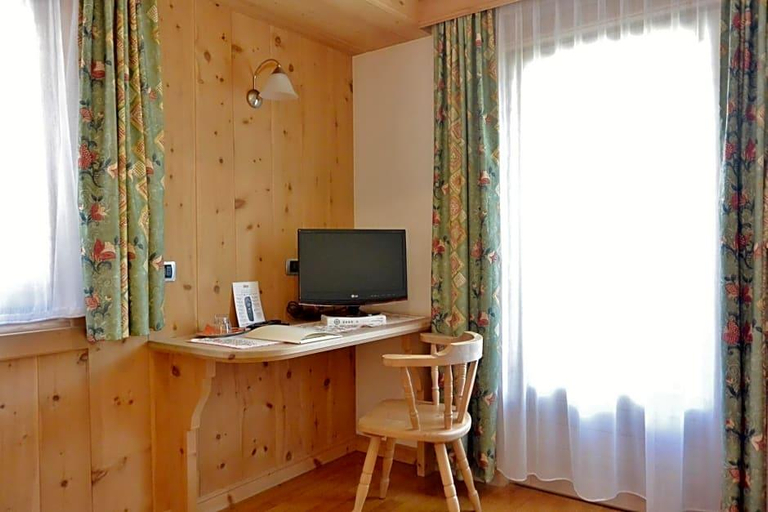 Exterior & Views 1, Hotel Garnv¨ Al Plan, Sondrio