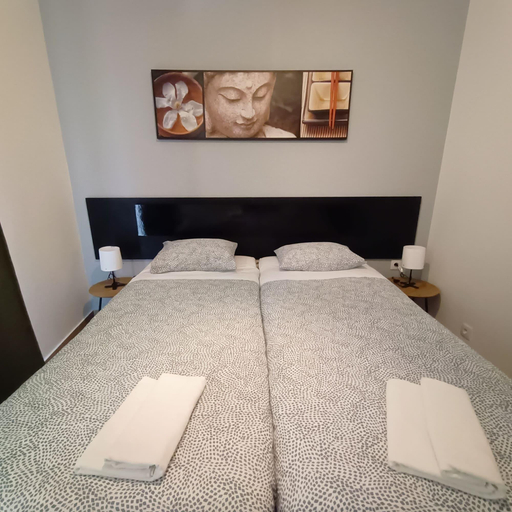 Room 5, Good Vibes Lagos Guest House, Lagos