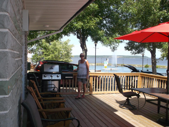 Food & Drinks 4, Haileybury Beach Motel, Timiskaming